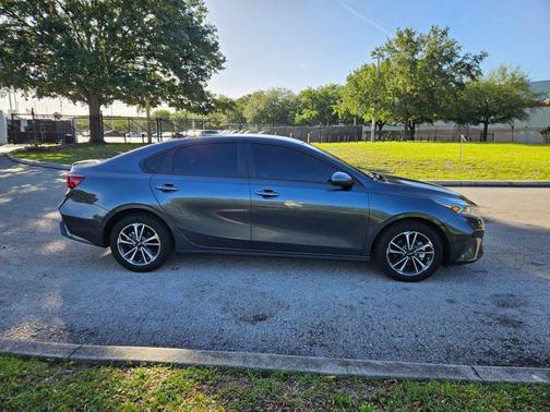 Gravity Gray 2024 Kia Forte LXS