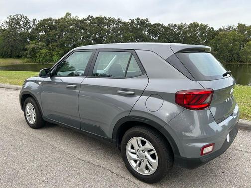 2021 Hyundai VENUE SE