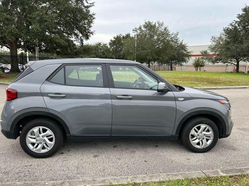 2021 Hyundai VENUE SE