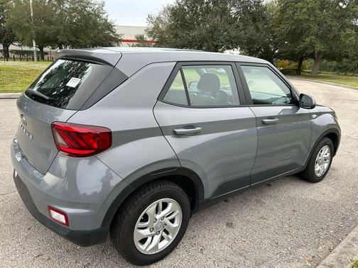 2021 Hyundai VENUE SE