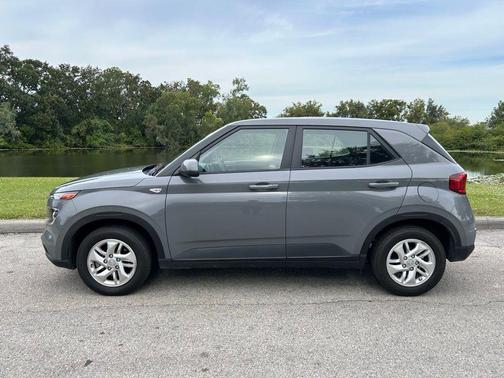 2021 Hyundai VENUE SE