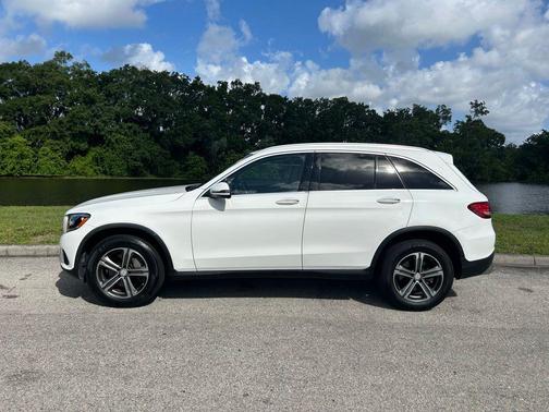 Polar White 2016 Mercedes-Benz GLC 300 Base