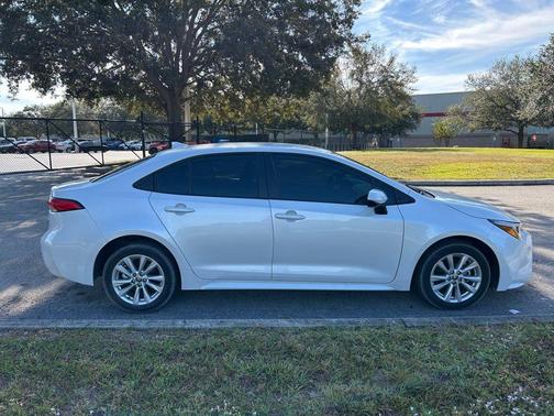 2024 Toyota Corolla Hybrid SE