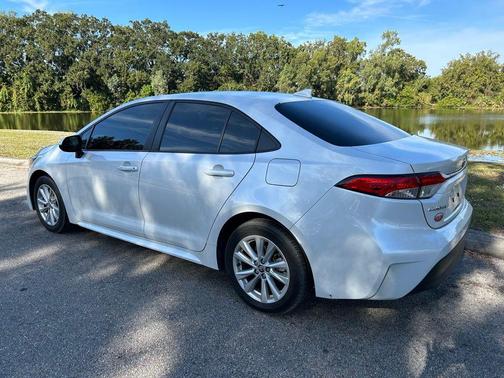 2024 Toyota Corolla Hybrid SE