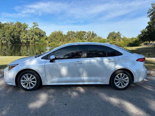 2024 Toyota Corolla Hybrid SE