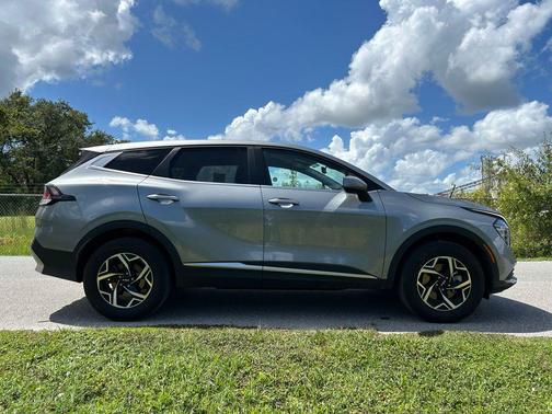 2024 Kia Sportage LX