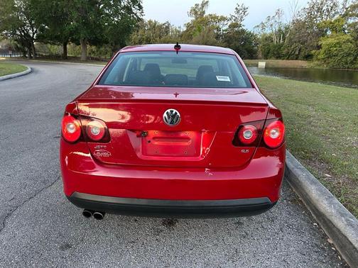 Salsa Red 2010 Volkswagen Jetta SE