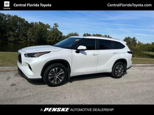 2025 Toyota Highlander XLE