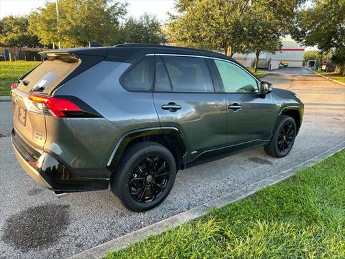 2025 Toyota RAV4 Hybrid SE
