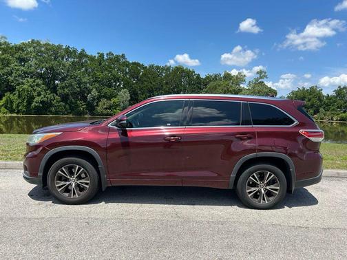 Ooh La La Rouge Mica 2016 Toyota Highlander XLE