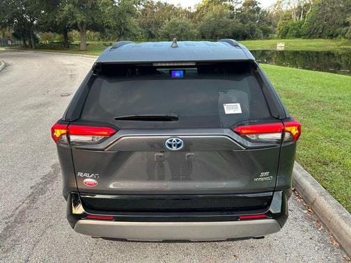 2024 Toyota RAV4 Hybrid SE