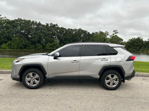 Silver Sky Metallic 2022 Toyota RAV4 XLE