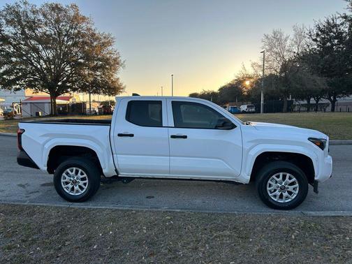 2024 Toyota Tacoma SR