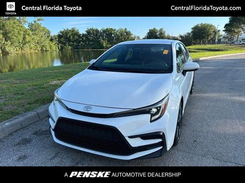 Ice Cap 2024 Toyota Corolla SE
