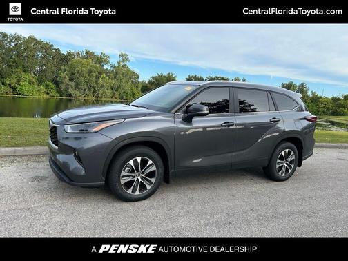 2025 Toyota Highlander XLE