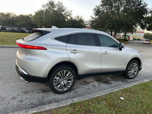 2023 Toyota Venza XLE
