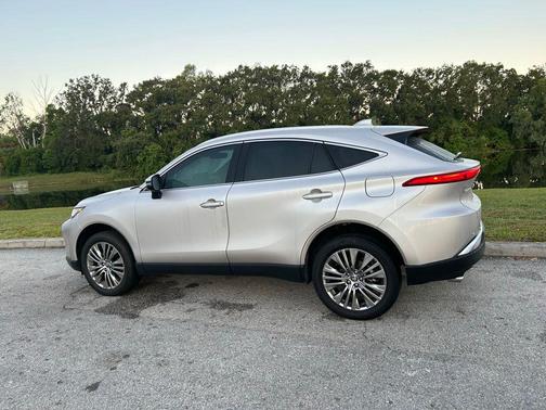 2023 Toyota Venza XLE