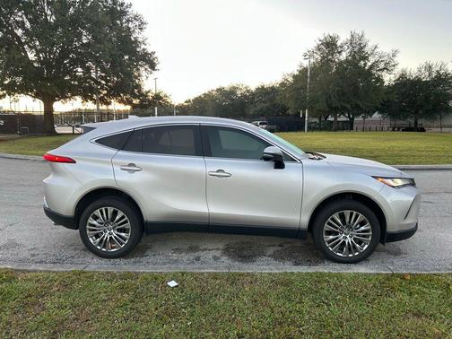 2023 Toyota Venza XLE