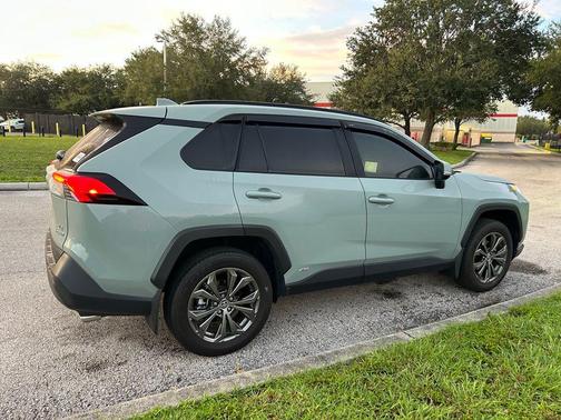 2023 Toyota RAV4 Hybrid XLE Premium