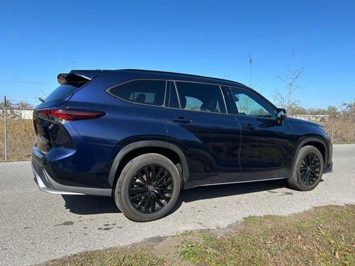 2025 Toyota Highlander XSE