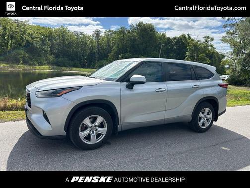 Celestial Silver Metallic 2023 Toyota Highlander LE