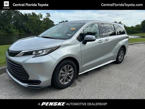 2021 Toyota Sienna LE