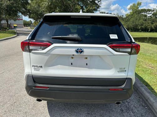2024 Toyota RAV4 Hybrid XLE Premium