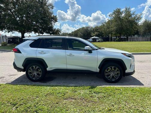 2024 Toyota RAV4 Hybrid XLE Premium