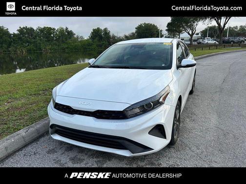 Snow White Pearl 2024 Kia Forte LXS