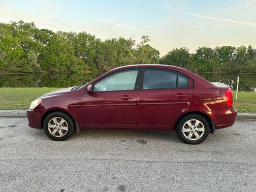 Wine Red Pearl 2009 Hyundai Accent GLS