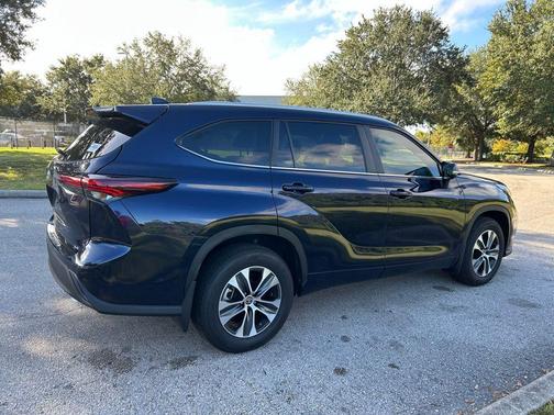 2024 Toyota Highlander XLE