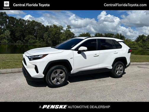 2023 Toyota RAV4 XLE