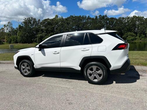 2023 Toyota RAV4 XLE
