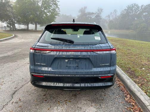 2025 Toyota Crown Signia Limited