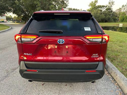 2024 Toyota RAV4 Hybrid XLE