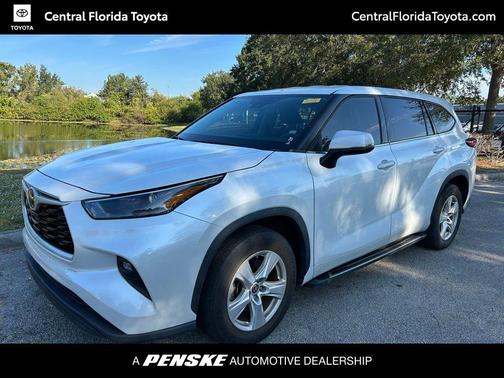 2022 Toyota Highlander LE