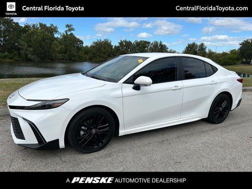 2025 Toyota Camry SE