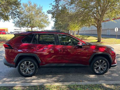 2023 Toyota RAV4 Hybrid XLE Premium