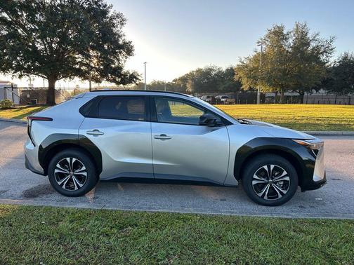 2024 Toyota bZ4X XLE