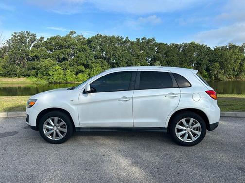 White Pearl 2015 Mitsubishi Outlander Sport ES