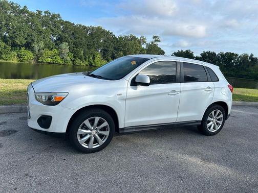 White Pearl 2015 Mitsubishi Outlander Sport ES
