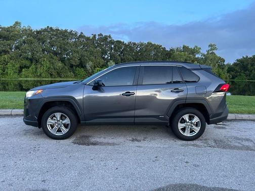 2024 Toyota RAV4 Hybrid LE