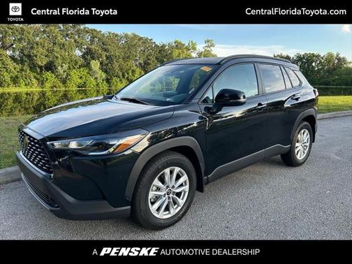 2024 Toyota Corolla Cross LE