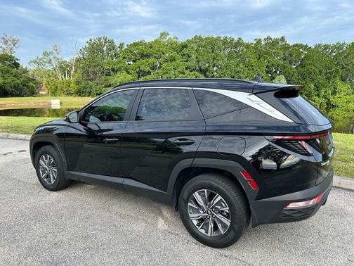 Phantom Black 2023 Hyundai TUCSON Hybrid Blue