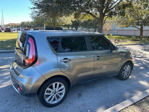 2017 Kia Soul +