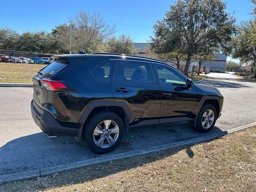 2025 Toyota RAV4 Hybrid LE