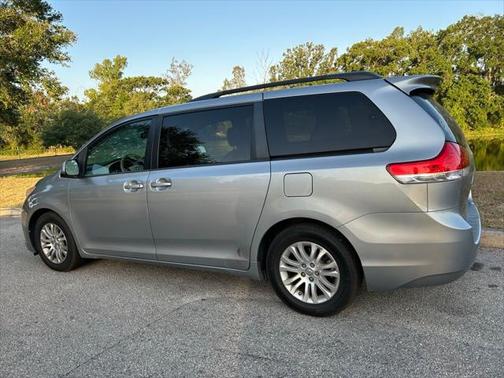 2013 Toyota Sienna XLE