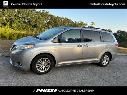 2013 Toyota Sienna XLE