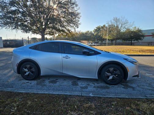 2023 Toyota Prius LE