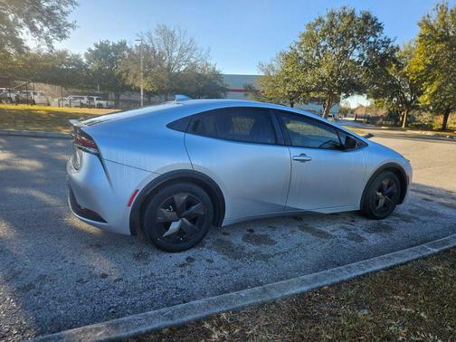 2023 Toyota Prius LE